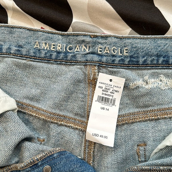 American Eagle light wash jean shorts. Women’s. - Picture 6 of 8